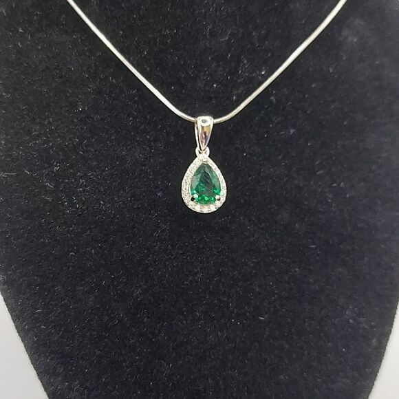 0.6 Carat Nano Russian Emerald Sterling Silver Necklace - Picture 3 of 10